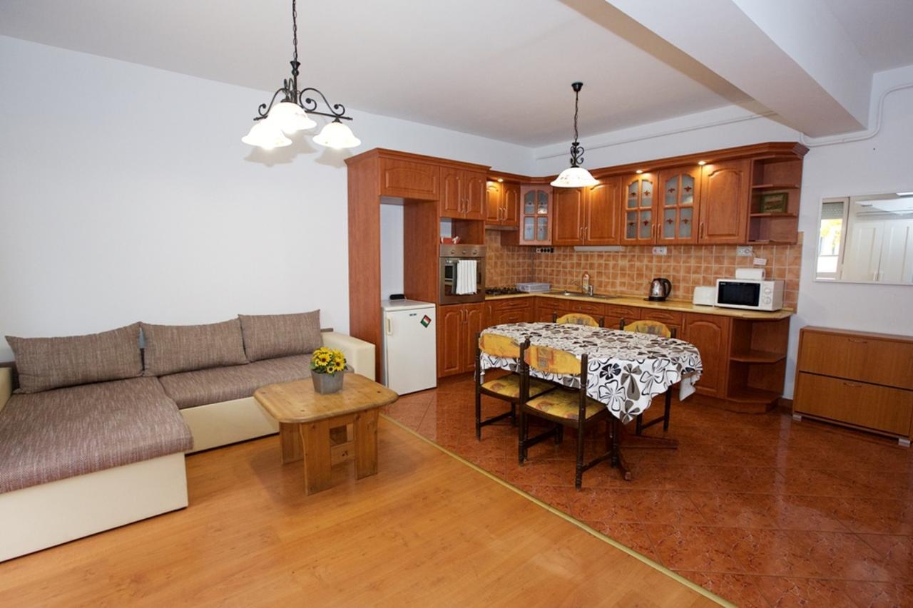 Zoli Apartmanok-Anita Koelcsey 34-36 Hajduszoboszlo Bagian luar foto